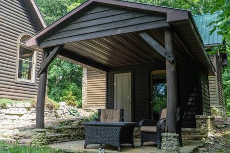Cozy 2 Bedroom Cabin Nestled In Wooded Hideaway Monterey Exteriér fotografie