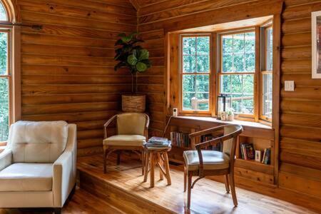 Cozy 2 Bedroom Cabin Nestled In Wooded Hideaway Monterey Exteriér fotografie