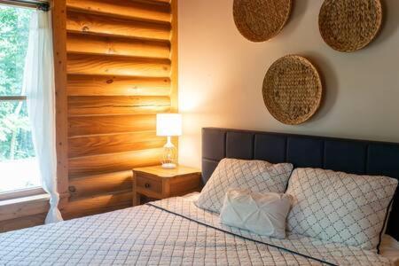 Cozy 2 Bedroom Cabin Nestled In Wooded Hideaway Monterey Exteriér fotografie