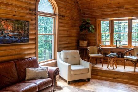 Cozy 2 Bedroom Cabin Nestled In Wooded Hideaway Monterey Exteriér fotografie