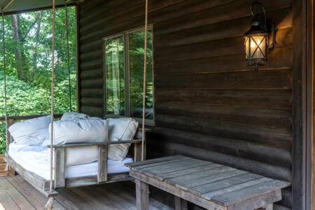 Cozy 2 Bedroom Cabin Nestled In Wooded Hideaway Monterey Exteriér fotografie