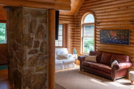 Cozy 2 Bedroom Cabin Nestled In Wooded Hideaway Monterey Exteriér fotografie