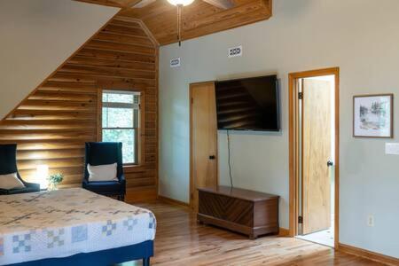Cozy 2 Bedroom Cabin Nestled In Wooded Hideaway Monterey Exteriér fotografie