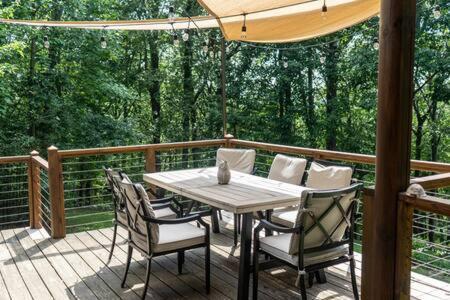 Cozy 2 Bedroom Cabin Nestled In Wooded Hideaway Monterey Exteriér fotografie